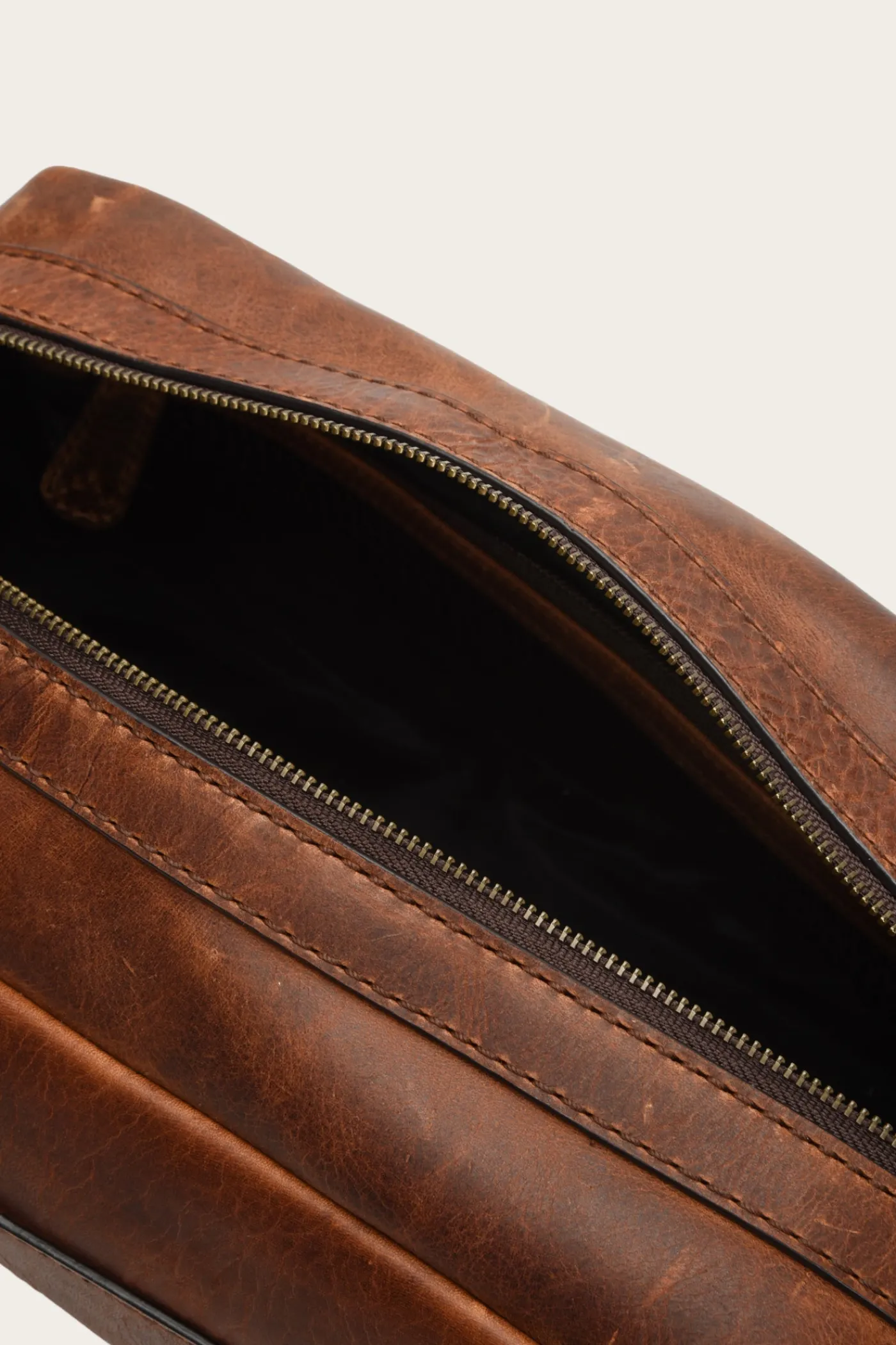 New Frye Logan Travel Dopp