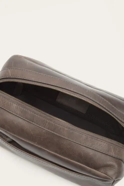 New Frye Logan Travel Dopp