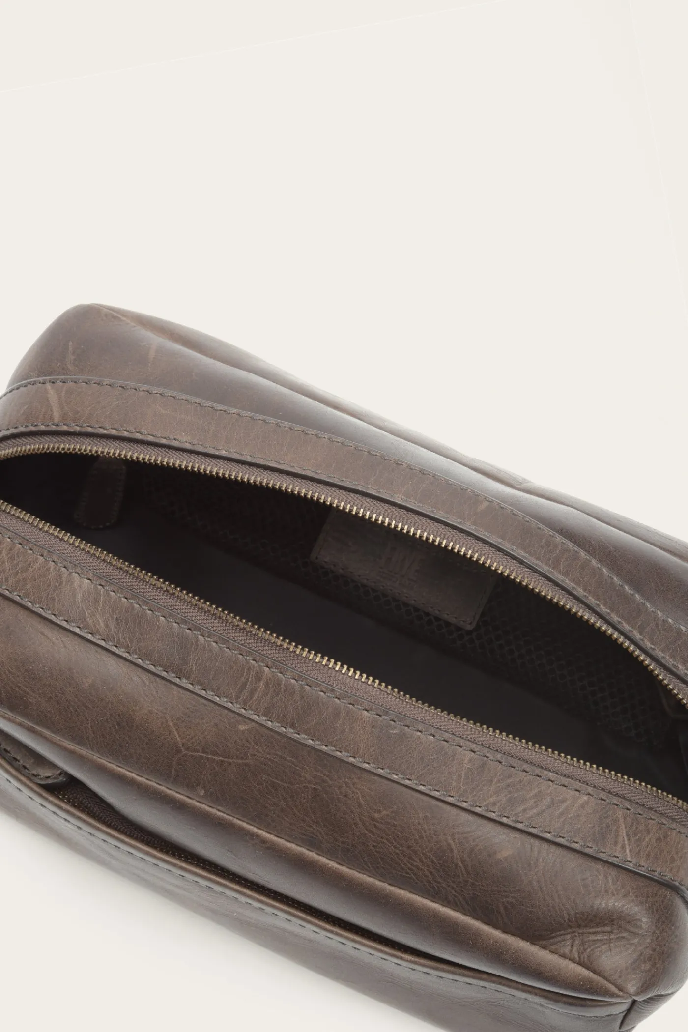 New Frye Logan Travel Dopp