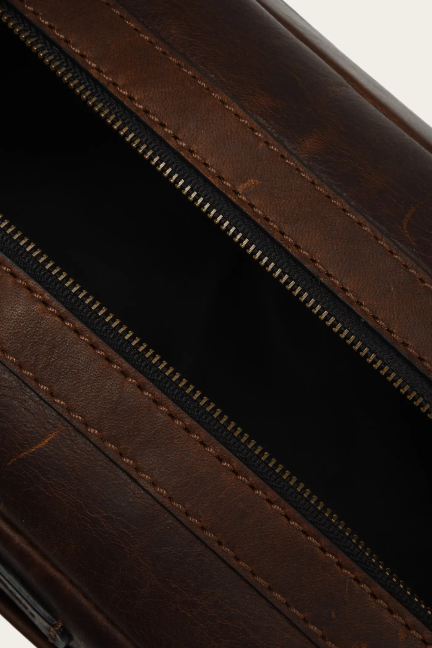 New Frye Logan Travel Dopp